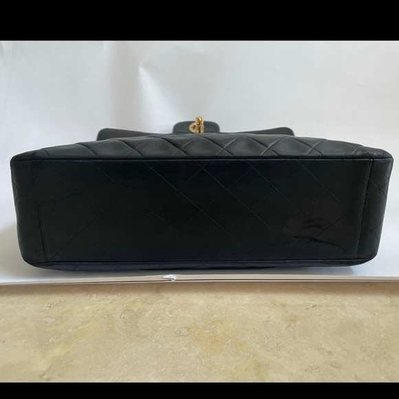 100% Authentic Chanel Vintage Maxi XL Flap Bag - Picture 4 of 11